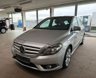 Mercedes-Benz Mercedes-Benz B 200/NAVI/PDC/AHK/SCHECKHEFT Gebrauchtwagen