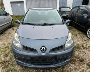 Renault Renault Clio Expression 1.6 16V 65kW Gebrauchtwagen