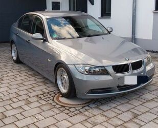 BMW BMW E90, 320i, Neuer Motor, AHK, Xenon, TOP Zustan Gebrauchtwagen