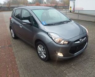 Hyundai Hyundai ix20 FIFA world Cup Edition,Leder! Wie Neu Gebrauchtwagen