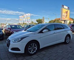 Hyundai Hyundai i40 cw blue 1.7 CRDi Navi. Kamera SHZ. Tem Gebrauchtwagen