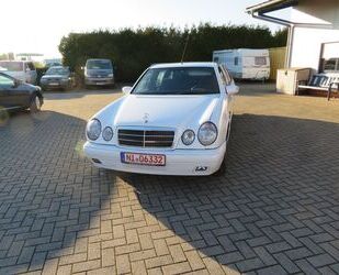 Mercedes-Benz Mercedes-Benz E 200 Lang 6 Door, Stretschlimo Gebrauchtwagen