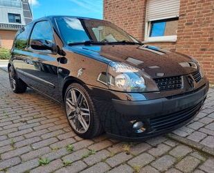 Renault Renault Clio 2 Clio B 1,6 16v 107PS Liebhaber Fah Gebrauchtwagen