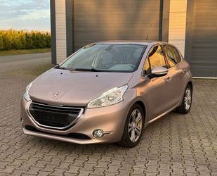 Peugeot Peugeot 208 Allure 1.6 88kw Euro5 Klima Gebrauchtwagen