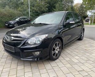 Hyundai Hyundai i30 Classic 2.HAND/PDC/TÜV/SCHECKHEFT/SITZ Gebrauchtwagen