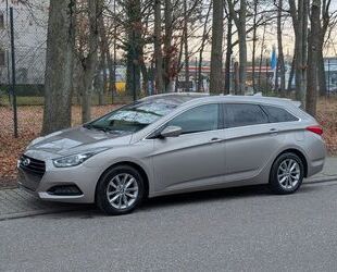 Hyundai Hyundai i40 1.7 CRDi 104kW blue Trend Gebrauchtwagen