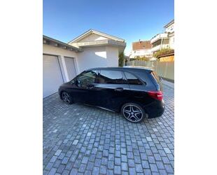 Mercedes-Benz Mercedes-Benz B 220 4MATIC DCT -AHK-PANO-AMG-KAMER Gebrauchtwagen