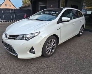 Toyota Toyota Auris Touring Sports Hybrid Executive Panor Gebrauchtwagen