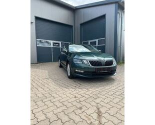 Skoda Skoda Octavia Combi 2.0TDI *Navi*Tempo*Klima*AHK* Gebrauchtwagen