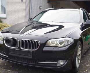 BMW BMW 520d Touring /Panorama / Standheizung / AHK Gebrauchtwagen