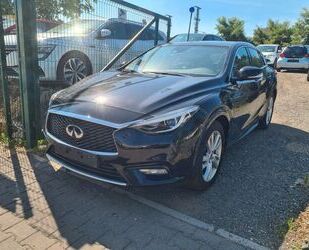 INFINITI Infiniti Q30 1.6 Premium Automatik Panorama Leder Gebrauchtwagen