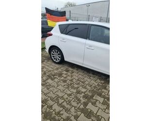 Toyota Toyota Auris Hybrid Edition-S 1,8-l-VVT-i Edition- Gebrauchtwagen