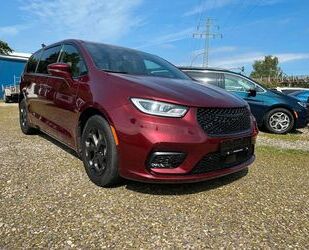 Chrysler Chrysler Pacifica Limited S Hybrid end of the yea Gebrauchtwagen