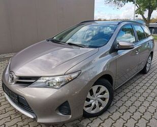 Toyota Toyota Auris Touring Sports Edition 1,4 D-4D - TOP Gebrauchtwagen