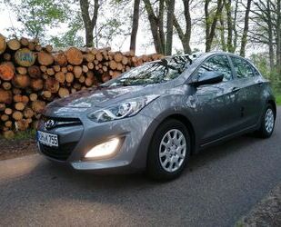 Hyundai Hyundai i30 CW 1.4 Intro Edition Intro Edition Gebrauchtwagen