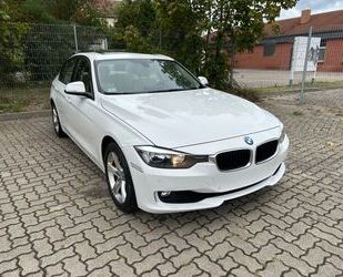 BMW BMW F30 328i xDrive Limousine Automatik 4x4 Kamera Gebrauchtwagen