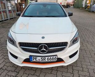 Mercedes-Benz Mercedes-Benz CLA 180 Shooting Brake CLA 180 Orang Gebrauchtwagen