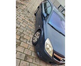 Opel Opel Vectra Caravan 1.9 CDTI Edition Plus 110kW E. Gebrauchtwagen