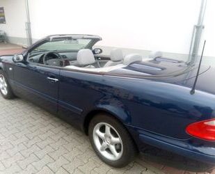 Mercedes-Benz Mercedes-Benz CLK 200 KOMPRESSOR ELEGANCE 1 Hand Gebrauchtwagen