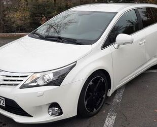 Toyota Toyota Avensis Combi 2,0-l-D-4D Edition 2014 Editi Gebrauchtwagen