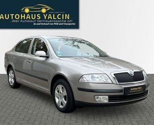 Skoda Skoda Octavia Lim. 1.6*Automatik*AHK*Schekchef*2.H Gebrauchtwagen