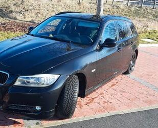 BMW BMW 318i Touring - AHK, Panorama-Schiebedach Gebrauchtwagen