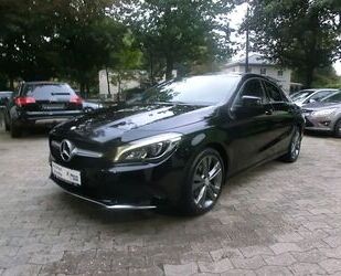 Mercedes-Benz Mercedes-Benz CLA 180 BNZIN.NAVI+SHZG+ECO+TEILLEDE Gebrauchtwagen