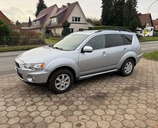 Mitsubishi Mitsubishi Outlander Instyle 4WD 7-Sitzer Euro5 Au Gebrauchtwagen