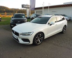 Volvo Volvo V60 Kombi B4 Core/ Fahrassistenten Gebrauchtwagen