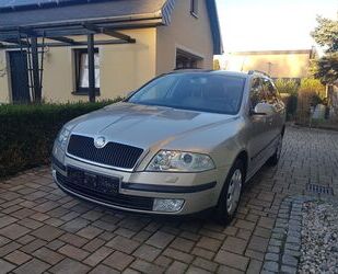 Skoda Skoda Octavia Combi 1.6 FSI Ambiente, 2 Hand, TÜV Gebrauchtwagen