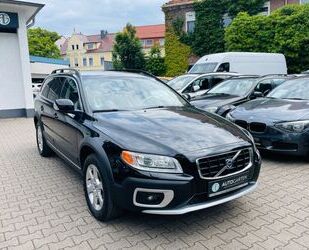 Volvo Volvo XC 70 Momentum 2WD/LEDER/AUTOMATIK/TÜV-NEU/K Gebrauchtwagen