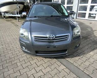 Toyota Toyota Avensis Combi Executive 2,2-l-D-CAT- Tüv 06 Gebrauchtwagen