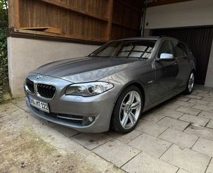 BMW BMW 530d Touring BiXenon Softclose Sideview Nappa Gebrauchtwagen