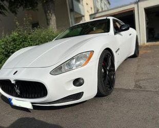 Maserati Maserati Granturismo 4.2 V8 satin weiss foliert Gebrauchtwagen