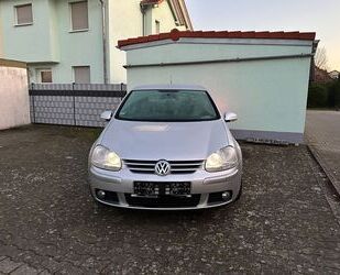 VW Volkswagen VW Golf 5 1.4 16v Tour Gebrauchtwagen