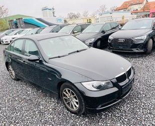 BMW BMW 320i Lim Automatik*Navi*Schiebedach Gebrauchtwagen