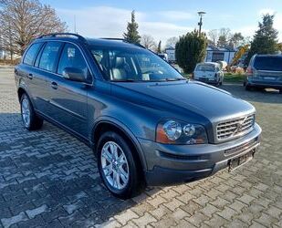 Volvo Volvo XC 90 2,4 D5 Momentum 7-Sitzer 4x4 Gebrauchtwagen