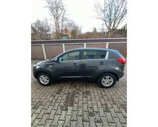 Kia Kia Sportage 1.6 GDI 2WD Attract, SLS, 1. Hand Gebrauchtwagen