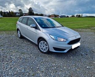 Ford Ford Focus 1,5TDCi Navi/PDC/Sitzheizung Gebrauchtwagen