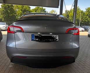 Tesla Tesla Model Y Performance Dual Motor AWD silber Gebrauchtwagen