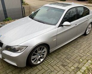 BMW BMW 325d - Silber, Leder, Xenon, Sportfahrwerk Gebrauchtwagen