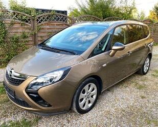 Opel Opel Zafira C 1.6T Innovation *7-SITZE*XENON*NAVI* Gebrauchtwagen