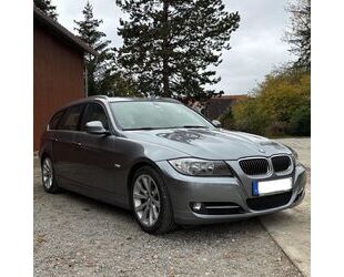 BMW BMW 325i Touring Edition Exclusive Panorama Dach Gebrauchtwagen