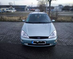 Ford Ford Focus 1.8 Ghia Ghia Gebrauchtwagen