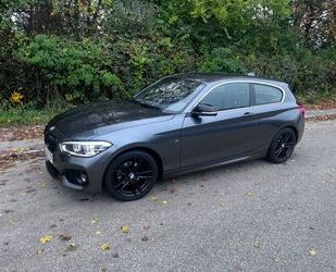 BMW BMW 120i M Sport Antrazit grau metallic großes Nav Gebrauchtwagen