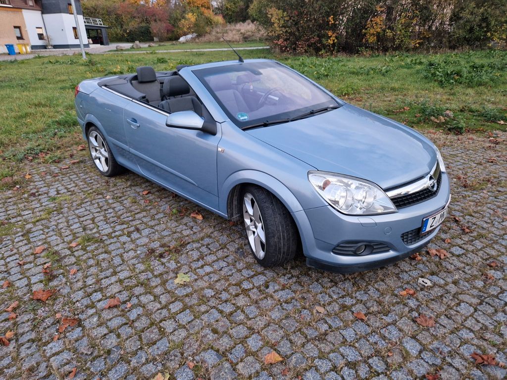 Astra Twintop