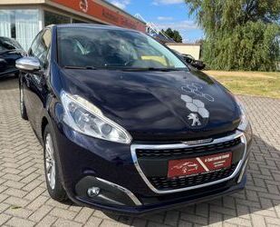 Peugeot Peugeot 208 1.2. PureTech Allure*Pano*Navi*Sitzhei Gebrauchtwagen