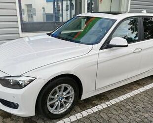 BMW BMW 320d Touring Aut. Pandach Navi Klima Leder PDC Gebrauchtwagen