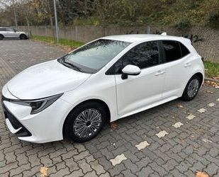 Toyota Toyota Corolla 1,2T Team Deutschland Touring Sport Gebrauchtwagen