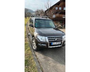 Mitsubishi Mitsubishi Pajero 3,2 DI LEDER AHK Apple Klima Gebrauchtwagen